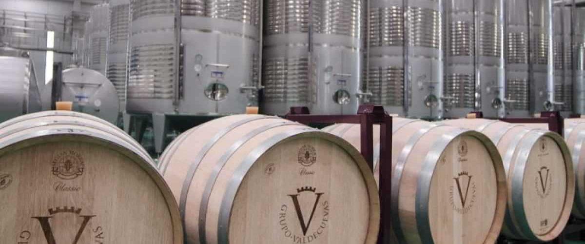 De wijnkelder van Valdecuevas, gelegen in de Rueda, Spanje